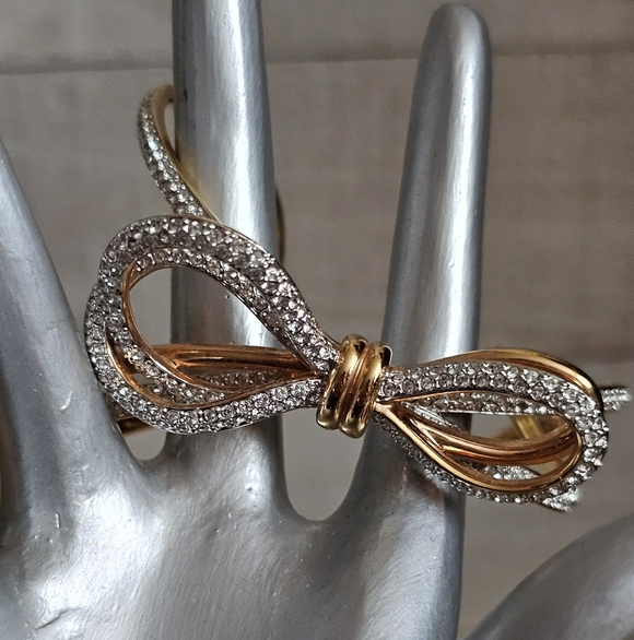 Swarovski Bow Cuff Bracelet. Rose Gold Cuff Bracelet. Swarovski. - Picture 10 of 16